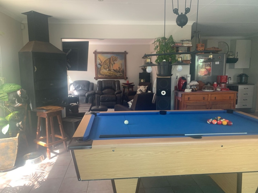 4 Bedroom Property for Sale in Fraaiuitsig Western Cape